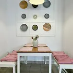 The Romantic * بوخارست