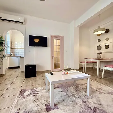 The Romantic Apartment *