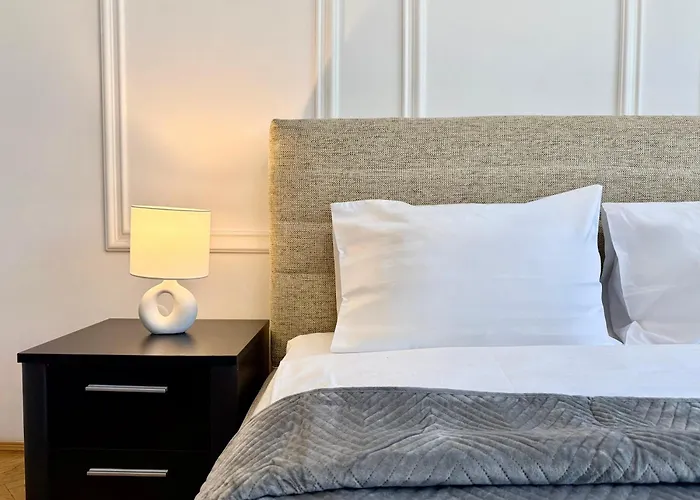 The Romantic Bucureşti